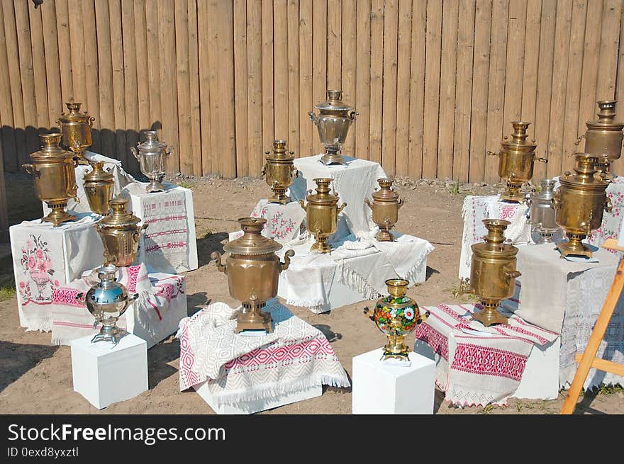 Exhibition of samovars under the open sky.