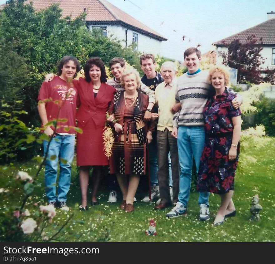 Almost the entire clan in the back garden of my Nana&#x27;s house in Beaumont in June of 1987. Dad probably took the picture. Almost the entire clan in the back garden of my Nana&#x27;s house in Beaumont in June of 1987. Dad probably took the picture