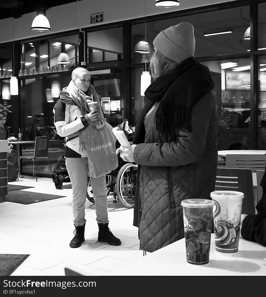 Unknown beauty, Burger King, Candid