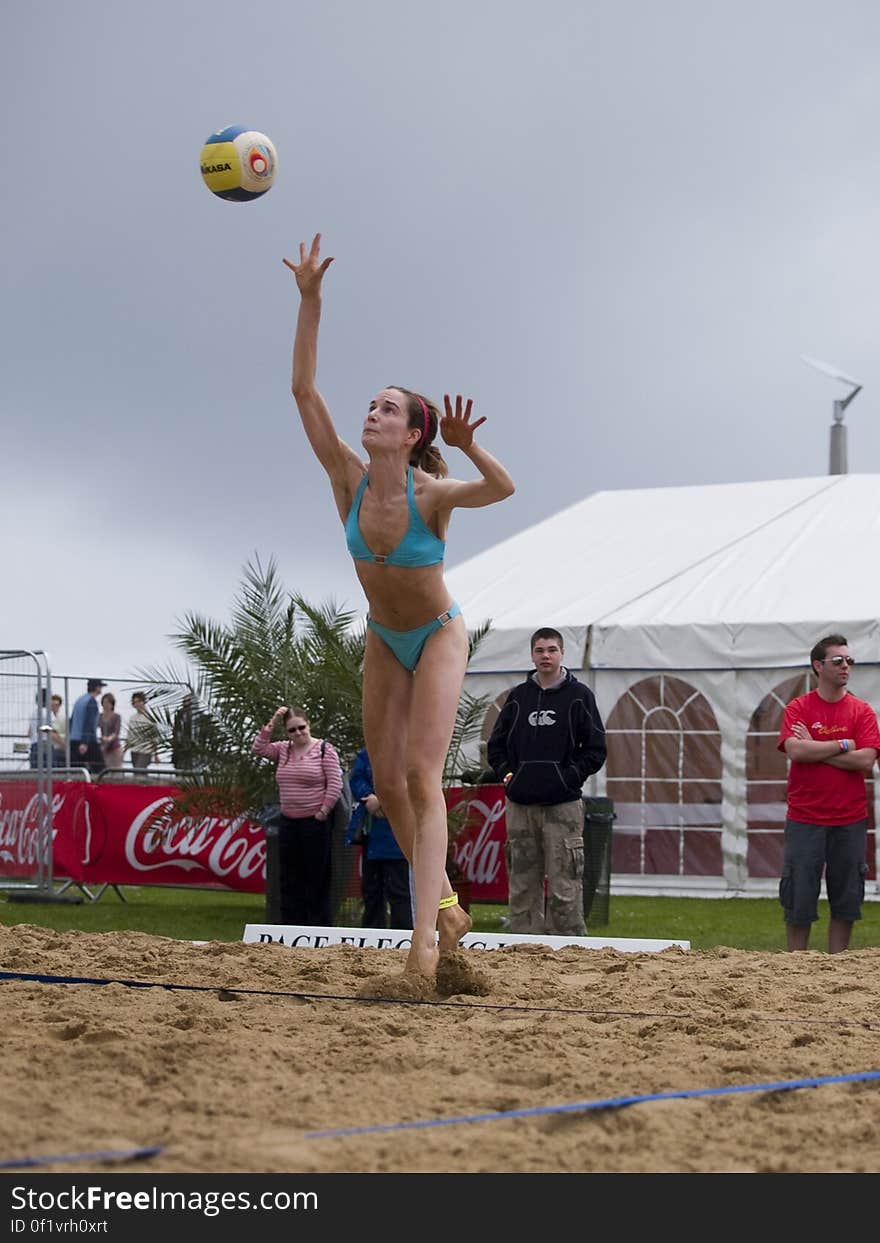 Sky, Net sports, Volleyball player, Leg, Volleyball, People on beach