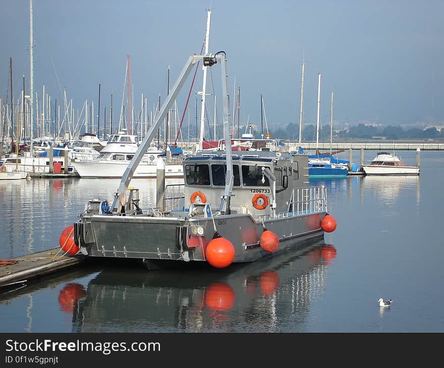 Water, Boat, Sky, Watercraft, Vehicle, Lake