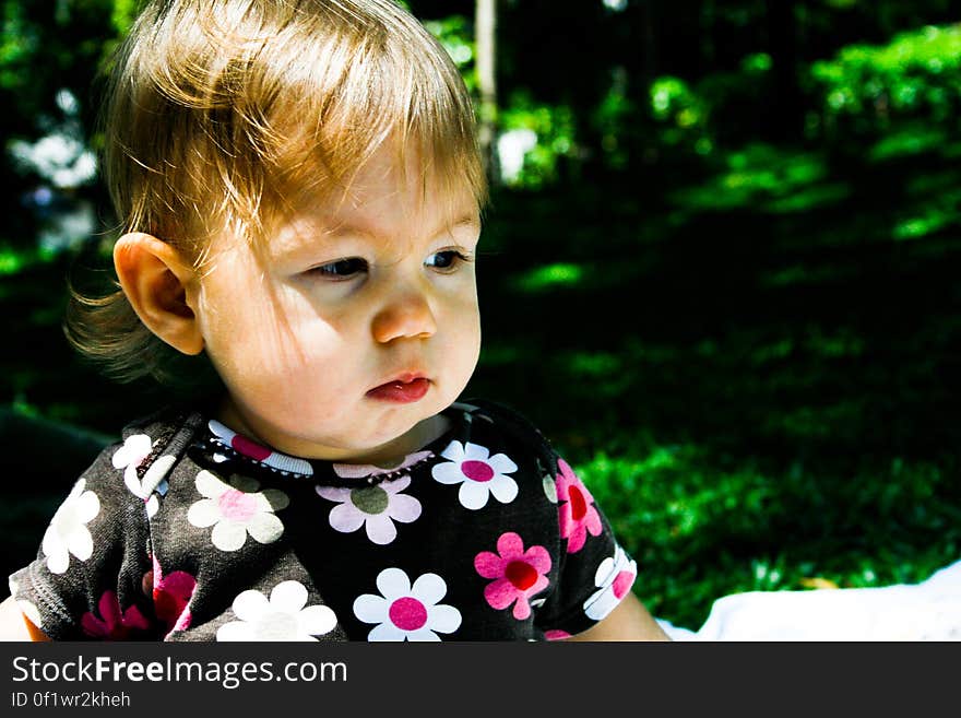 Cora, 1 ano e quase 4 meses, curtindo o parque perto de casa. Cora, 1 ano e quase 4 meses, curtindo o parque perto de casa