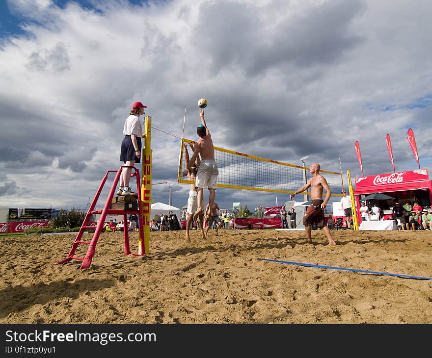 Cloud, Sky, People on beach, Leisure, Recreation, Beach