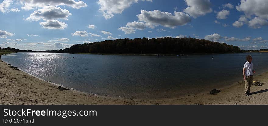 Cloud, Water, Sky, Natural landscape, Beach, Lake