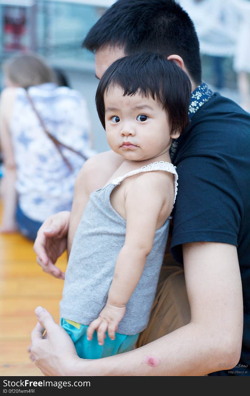 I took a numbers of photos of this kid while visiting the peek of Canton Tower with my girl friend. Then guess what? After that, I exchanged business cards with her parents, sent them the photos and got myself a potential customer. XDD. I took a numbers of photos of this kid while visiting the peek of Canton Tower with my girl friend. Then guess what? After that, I exchanged business cards with her parents, sent them the photos and got myself a potential customer. XDD