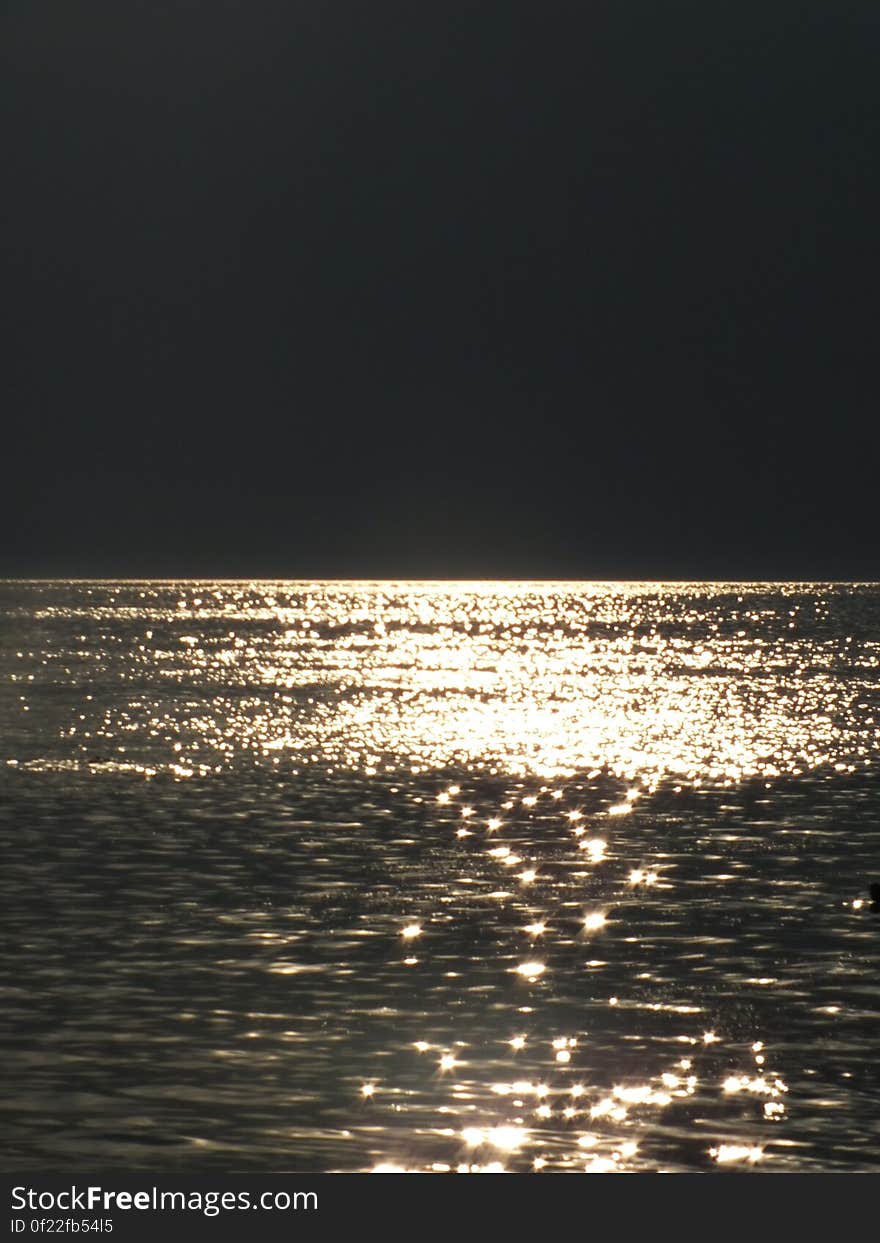 Water, Liquid, Sky, Fluid, Lake, Horizon