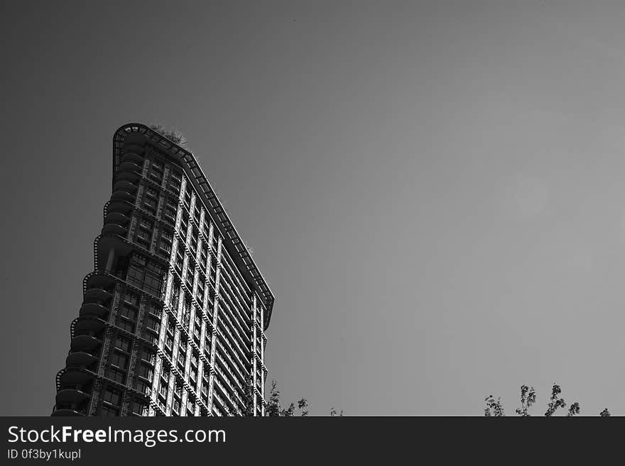 Building, Skyscraper, Sky, Cloud, Grey, Black-and-white