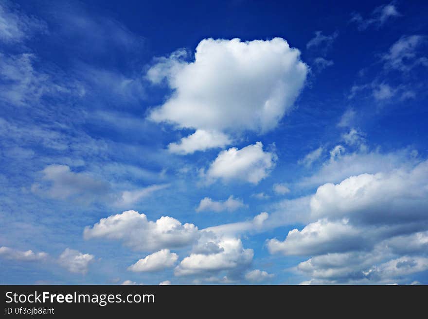 PUBLIC DOMAIN DEDICATION PP - digionbew 9. 19-06-16 Clouds in blue skies LOW RES DSC01179