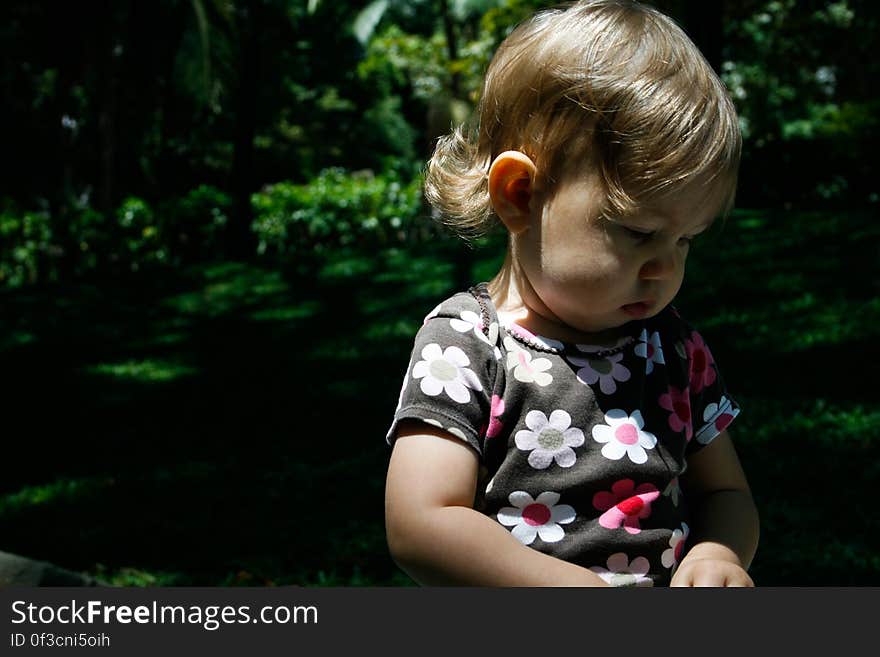 Cora, 1 ano e quase 4 meses, curtindo o parque perto de casa. Cora, 1 ano e quase 4 meses, curtindo o parque perto de casa