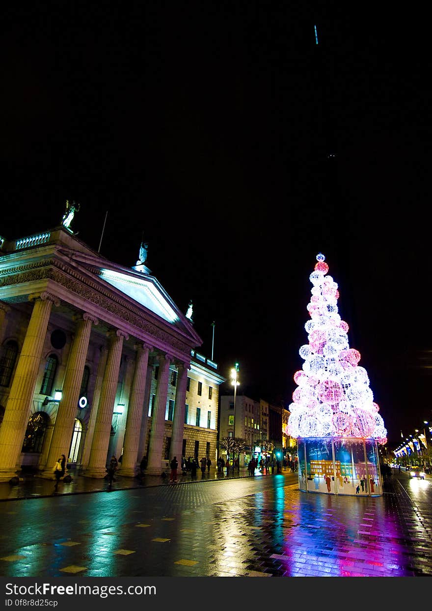 The dublin christmas lights outside the GPO