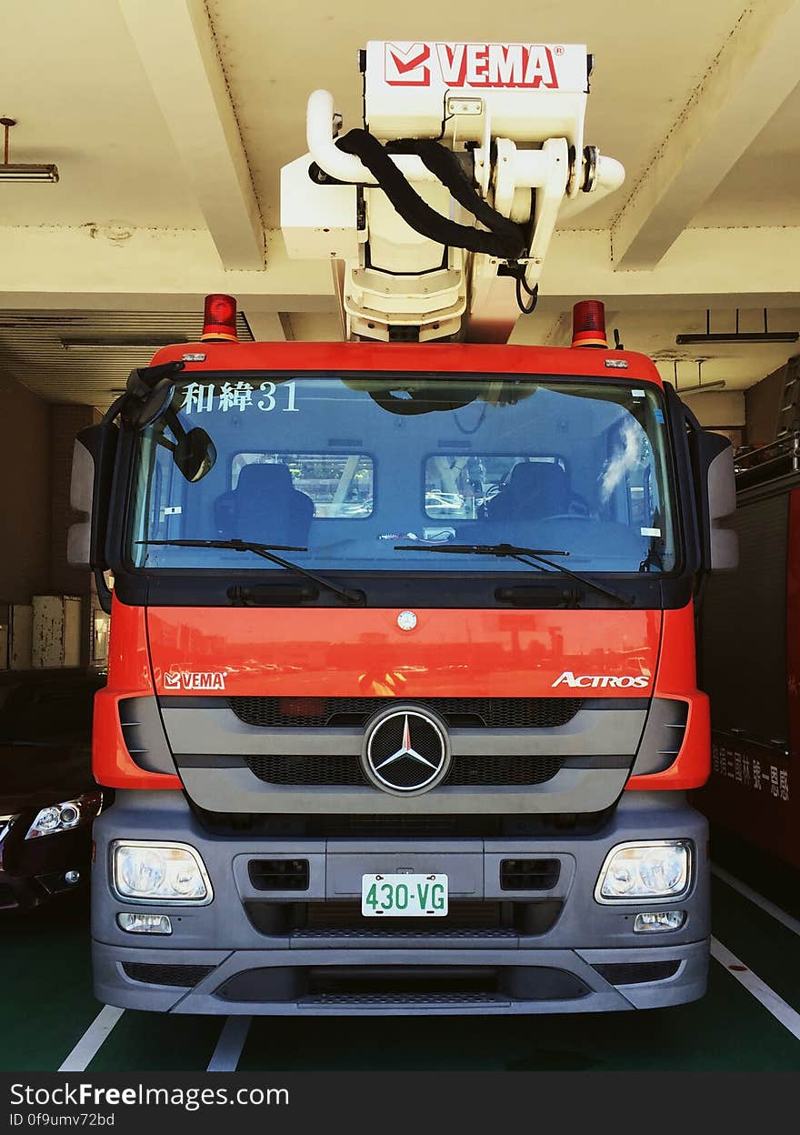 Whoever is supposed to give way to the on-duty fire truck. Tainan, Taiwan Processed with VSCO with nc preset. Whoever is supposed to give way to the on-duty fire truck. Tainan, Taiwan Processed with VSCO with nc preset