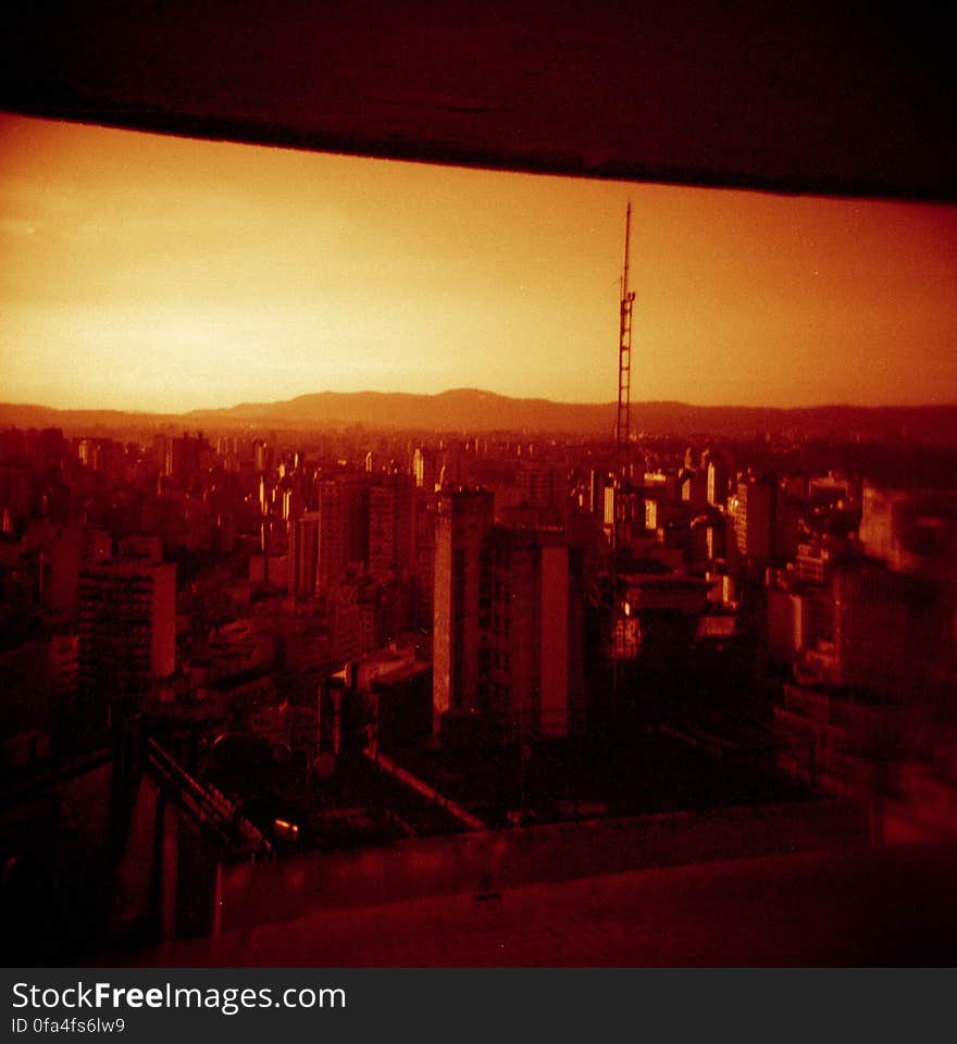 fotos tiradas com a holga, filme redscale. primeiras tentativas. fotos tiradas com a holga, filme redscale. primeiras tentativas.