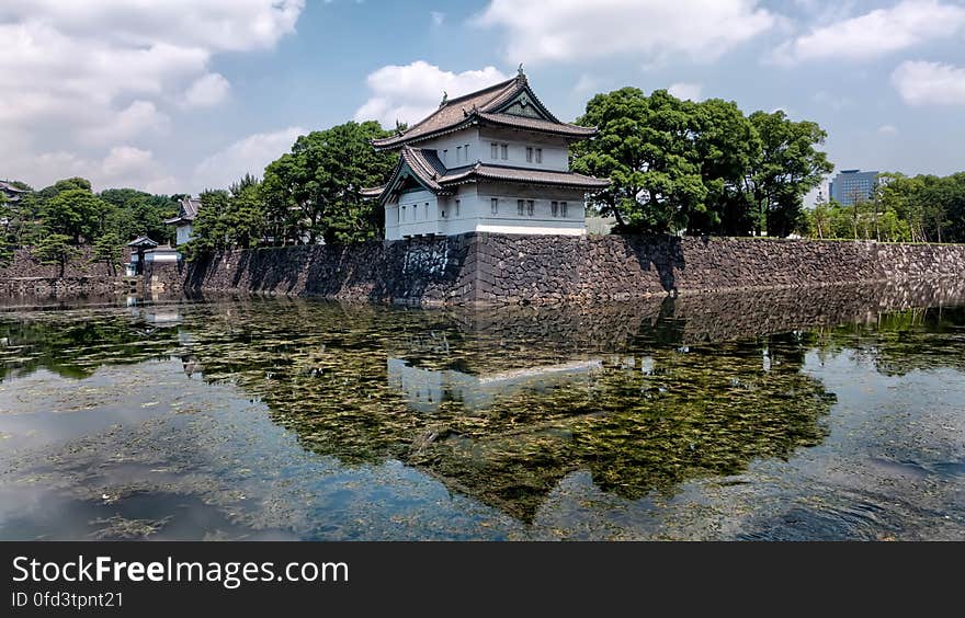 The Tatsumi-yagura Keep is part of the Imperial Palace complex in Tokyo and overlooks the Kikyo-bori moat.