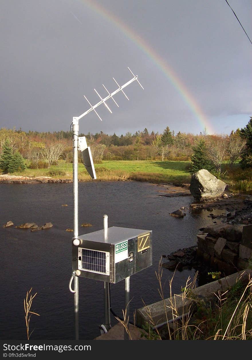 Streamgage vs. Streamgauge — One of the many questions that people have asked from time to time is the spelling of the word &quot;streamgage&quot; versus spelling it with a &quot;u&quot; as in &quot;streamgauge.&quot; Since today is #NationalGrammarDay we thought it would be a good time for a quick history lesson on this question. Buried deep on Page 50 of the USGS report, &quot;A History of the Water Resources Branch, U.S. Geological Survey: Volume I, From Predecessor Surveys to June 30, 1919&quot; &#x28;on.doi.gov/USGSWaterHistory&#x29; there&#x27;s a reference giving credit to the change in spelling to F.H. Newell around 1892. The author writes: &quot;At about this time, F.H. Newell adopted the spelling &quot;gage&quot; instead of &quot;gauge.&quot; As he informed the writer, &quot;gage&quot; was the Saxon spelling before the &quot;u&quot; was inserted as a result of Norman influence on the language. F.H. Newell may have been influenced, however, by the adoption of &quot;gage&quot; in the Standard Dictionary.&quot; Ever since then the word has been spelled without the &quot;u&quot;. #AndNowYouKnow