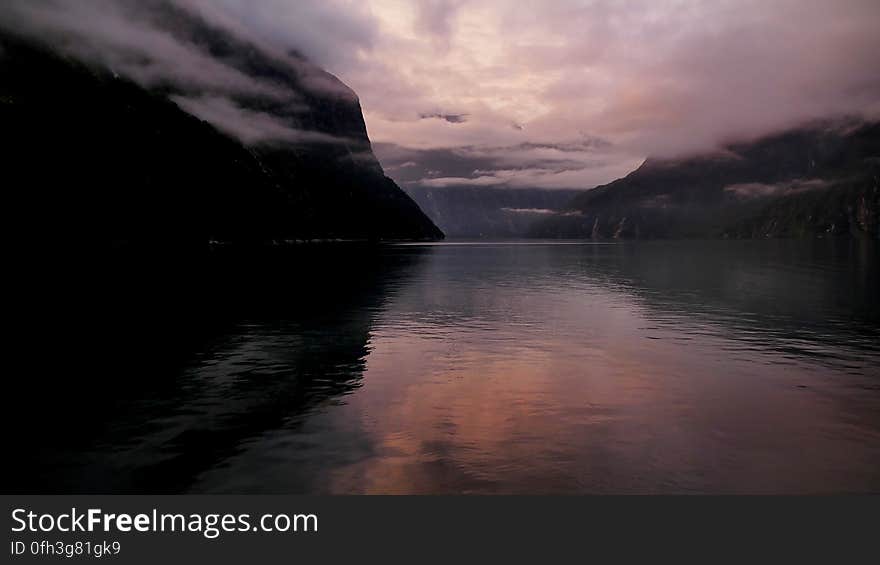 Milford Sound &#x28;Māori: Piopiotahi&#x29; is a fiord in the south west of New Zealand&#x27;s South Island, within Fiordland National Park, Piopiotahi &#x28;Milford Sound&#x29; Marine Reserve, and the Te Wahipounamu World Heritage site. It has been judged the world&#x27;s top travel destination in an international survey &#x28;the 2008 Travelers&#x27; Choice Destinations Awards by TripAdvisor&#x29; and is acclaimed as New Zealand&#x27;s most famous tourist destination. Rudyard Kipling had previously called it the eighth Wonder of the World. Milford Sound &#x28;Māori: Piopiotahi&#x29; is a fiord in the south west of New Zealand&#x27;s South Island, within Fiordland National Park, Piopiotahi &#x28;Milford Sound&#x29; Marine Reserve, and the Te Wahipounamu World Heritage site. It has been judged the world&#x27;s top travel destination in an international survey &#x28;the 2008 Travelers&#x27; Choice Destinations Awards by TripAdvisor&#x29; and is acclaimed as New Zealand&#x27;s most famous tourist destination. Rudyard Kipling had previously called it the eighth Wonder of the World.