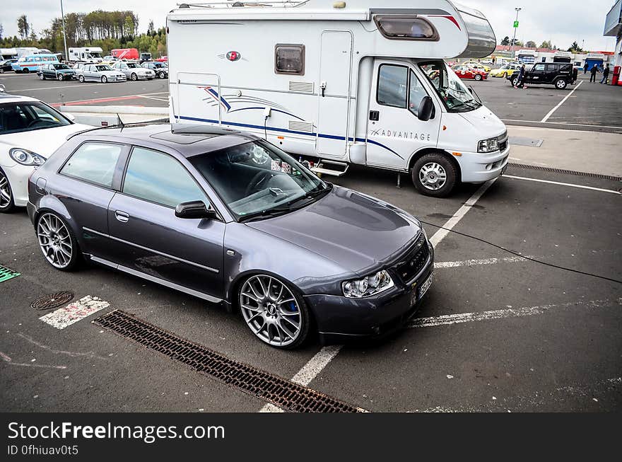 Wheel, Car, Tire, Land vehicle, Vehicle, Window