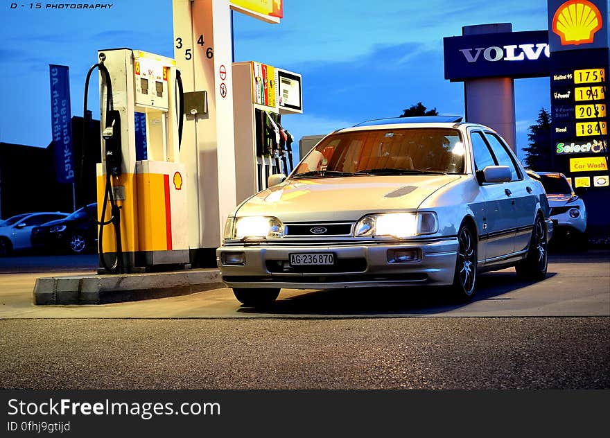 cossi in the petrol station