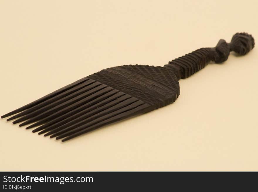 african-hand-made-black-wooden-comb