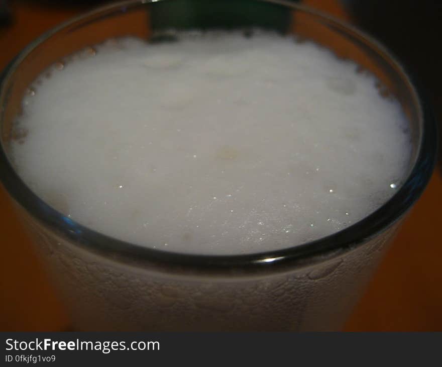 beer-foam-in-glass-