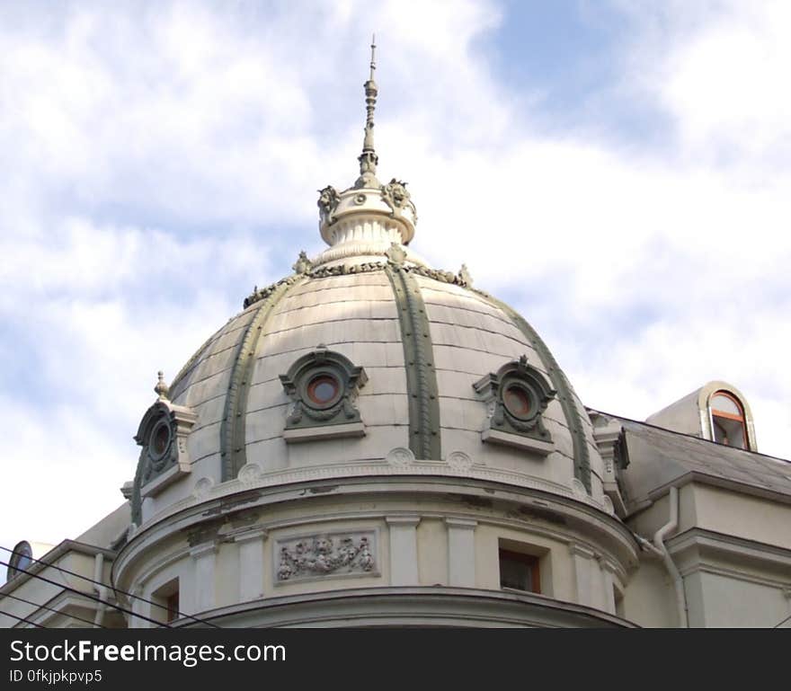 building-cupola-with-eyelets