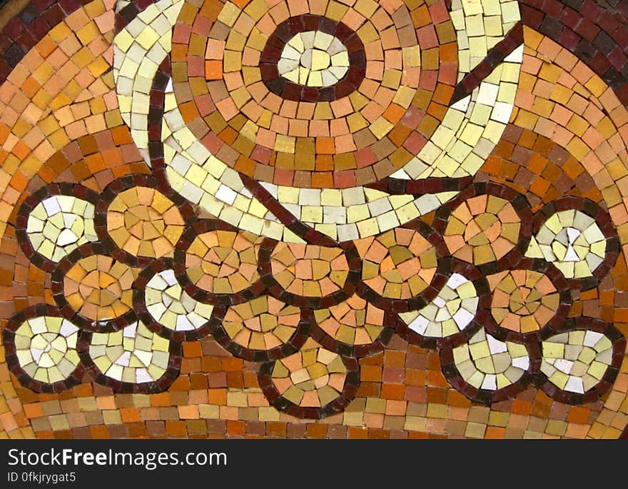 circular-motif-glazed-tile-mosaic