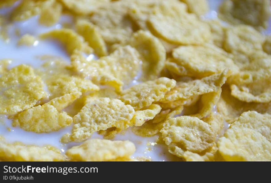 corn-flakes-and-milk