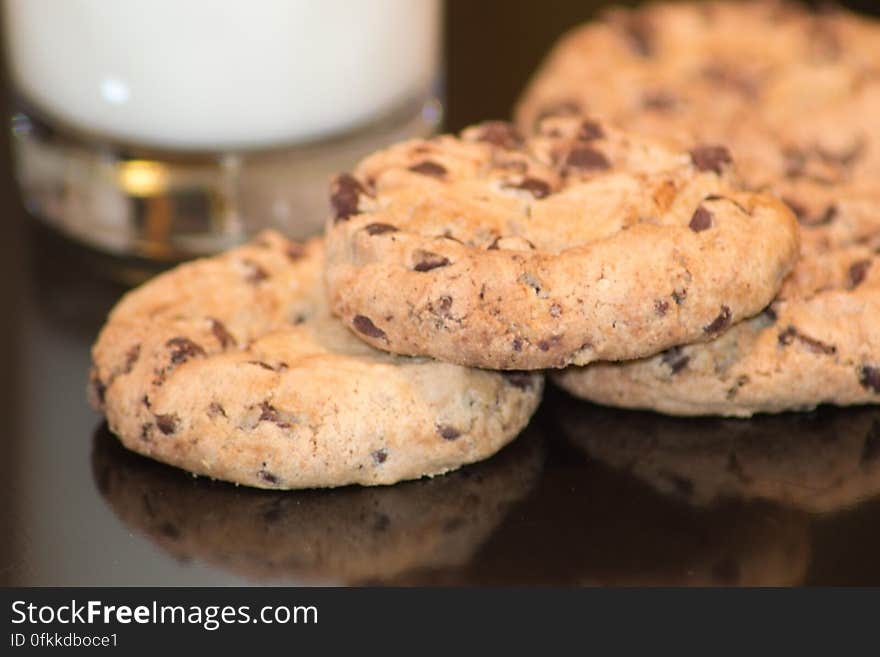 milk-and-chocolate-chip-cookies