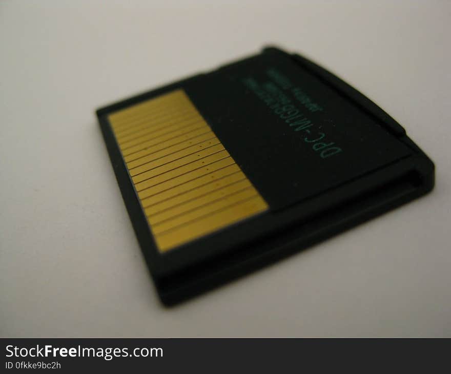 memory-card-macro