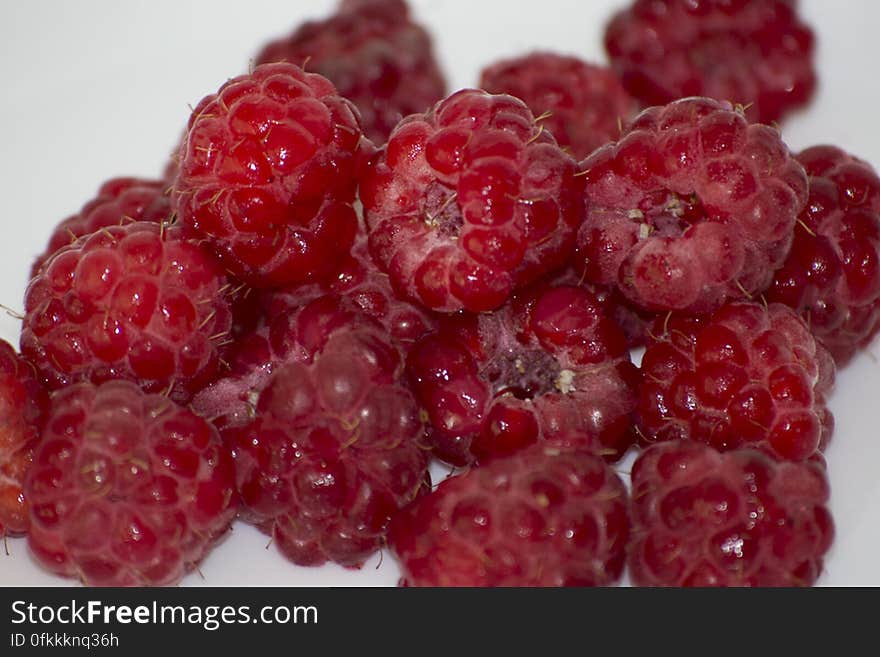 Raspberries are a great source of fiber, manganese and vitamin C. In addition, they contain large amounts of the anti-cancer phytochemical ellagic acid.