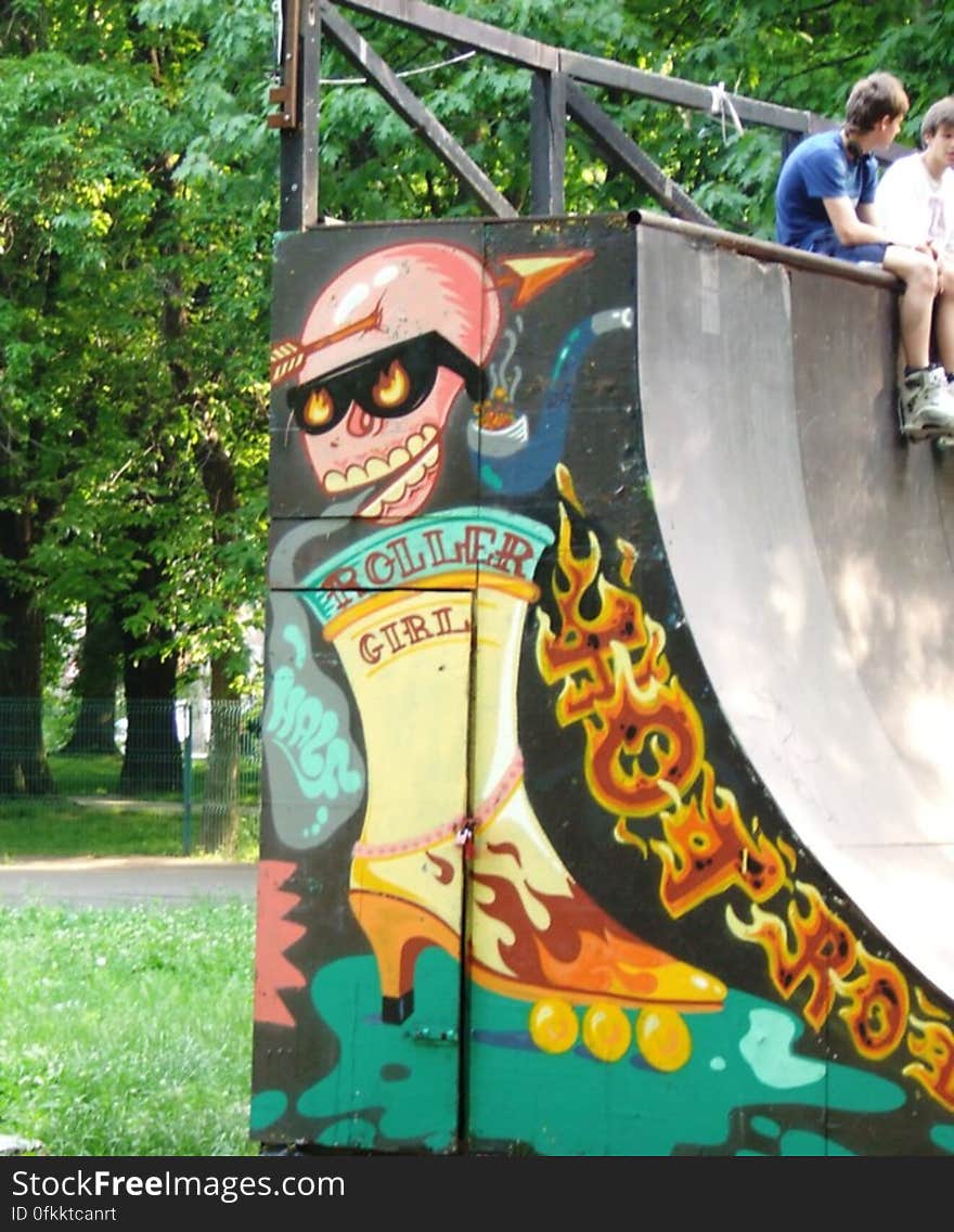 skating-ramp-grafitti