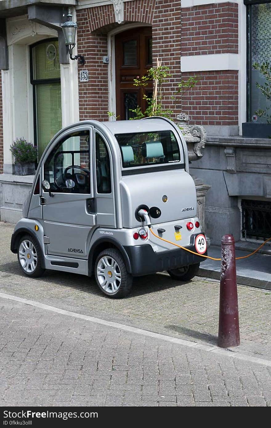 Achensa A-100 electric vehicle requires no driving license and it charges in 100 minutes. Driving range is 75-85 km. Achensa A-100 electric vehicle requires no driving license and it charges in 100 minutes. Driving range is 75-85 km.