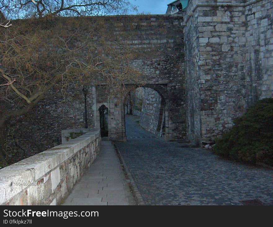 access-road-to-the-royal-palace