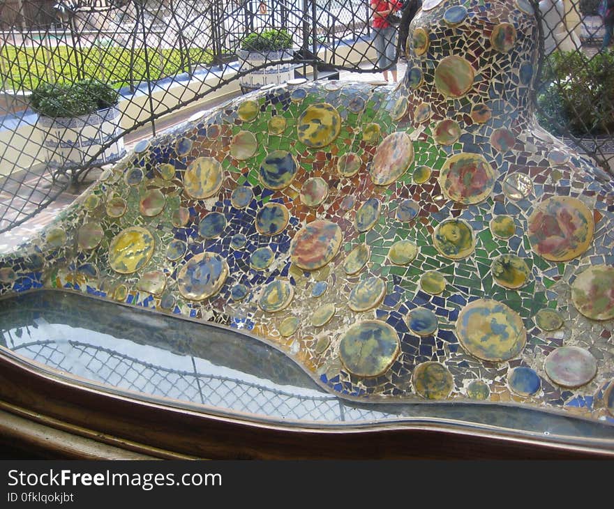 batllo-house-backyard-mosaics