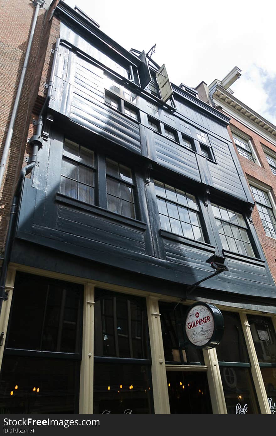 Cafe In ‘t Aepjen is located in one of the two remaining wooden facade buildings in Amsterdam, located in Zeedijk. It used to be a sailor&#039;s tavern.