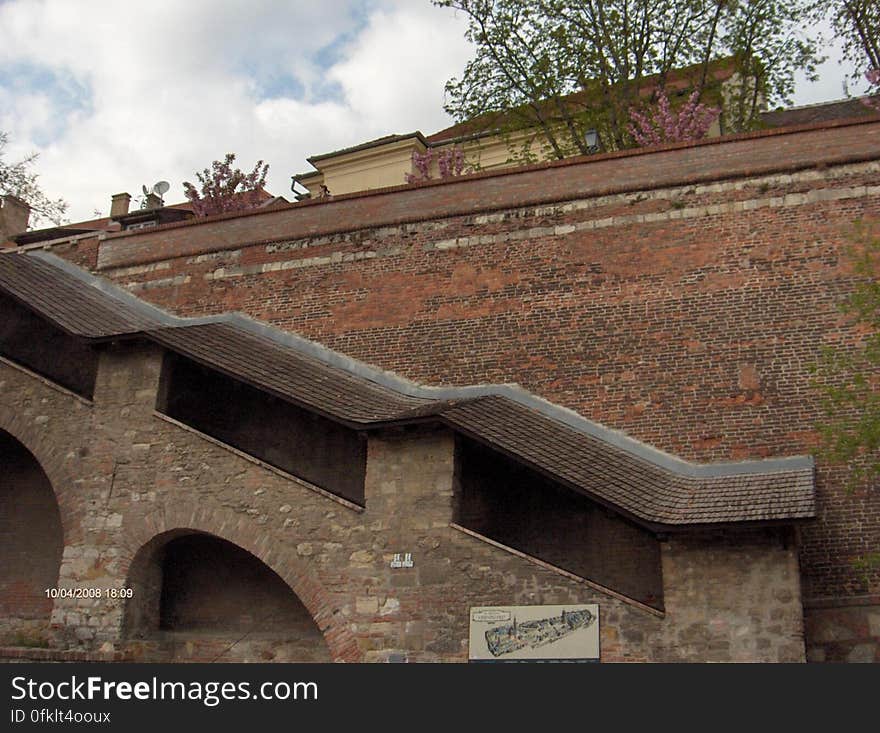 buda-castle-staircase-entrance