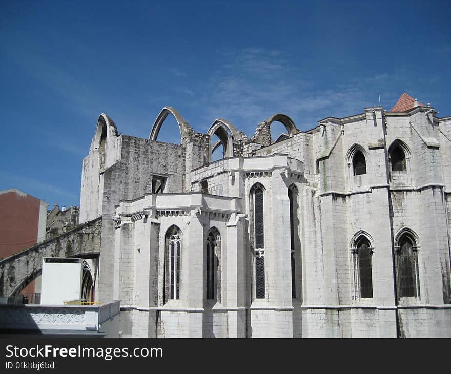 carmo-convent-arches