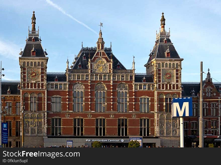 The largest railway station in Amsterdam, Centraal Station is a major public transport hub and also one of the most recognizable landmarks. Its Renaissace archi. The largest railway station in Amsterdam, Centraal Station is a major public transport hub and also one of the most recognizable landmarks. Its Renaissace archi