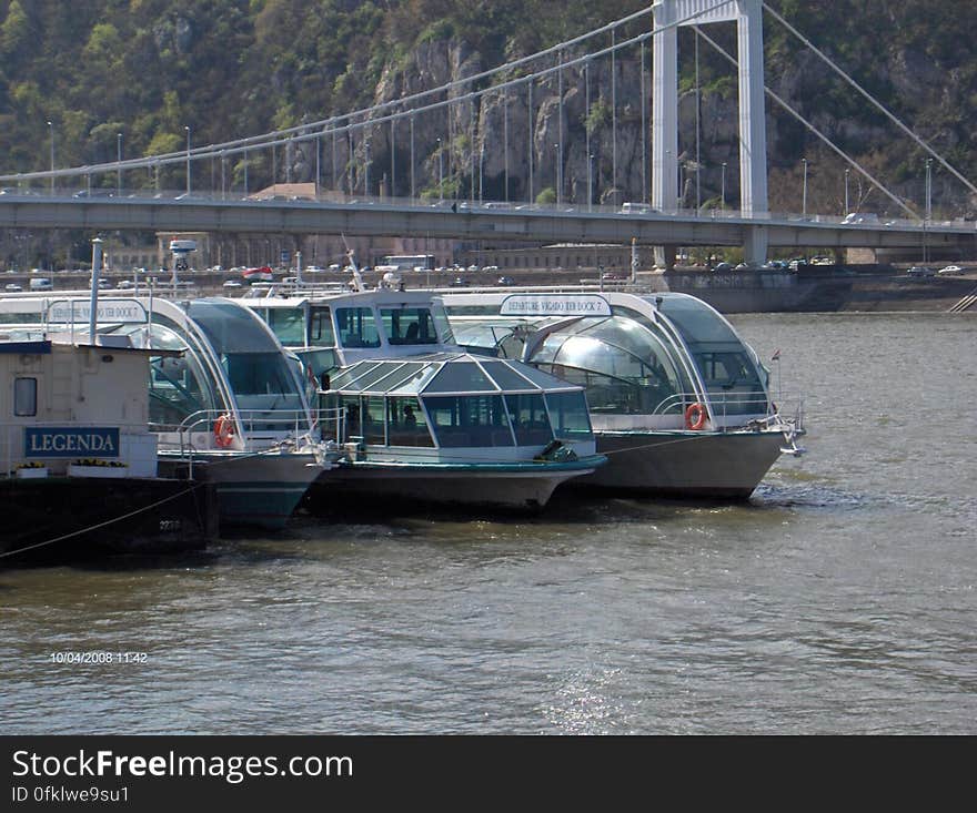 cruise-boats