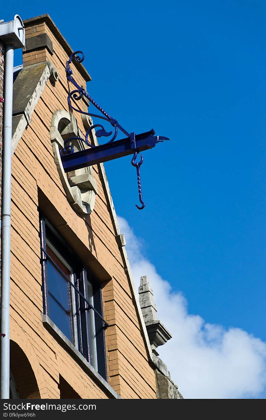 Houses in Amsterdam have a metal hook attached to a beam which is hoisted up via a pulley system to lift heavy things from outside and overcome the challenge of. Houses in Amsterdam have a metal hook attached to a beam which is hoisted up via a pulley system to lift heavy things from outside and overcome the challenge of