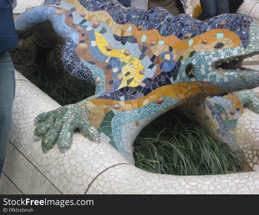 gaudi-mosaic-dragon-