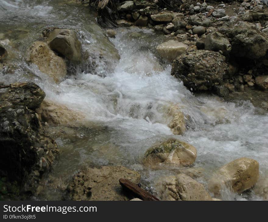 mountain-creek-washing-lime