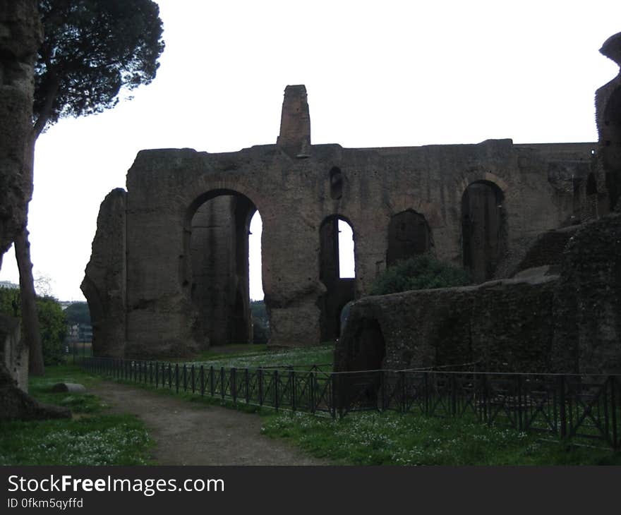 palatine-hill-ruins