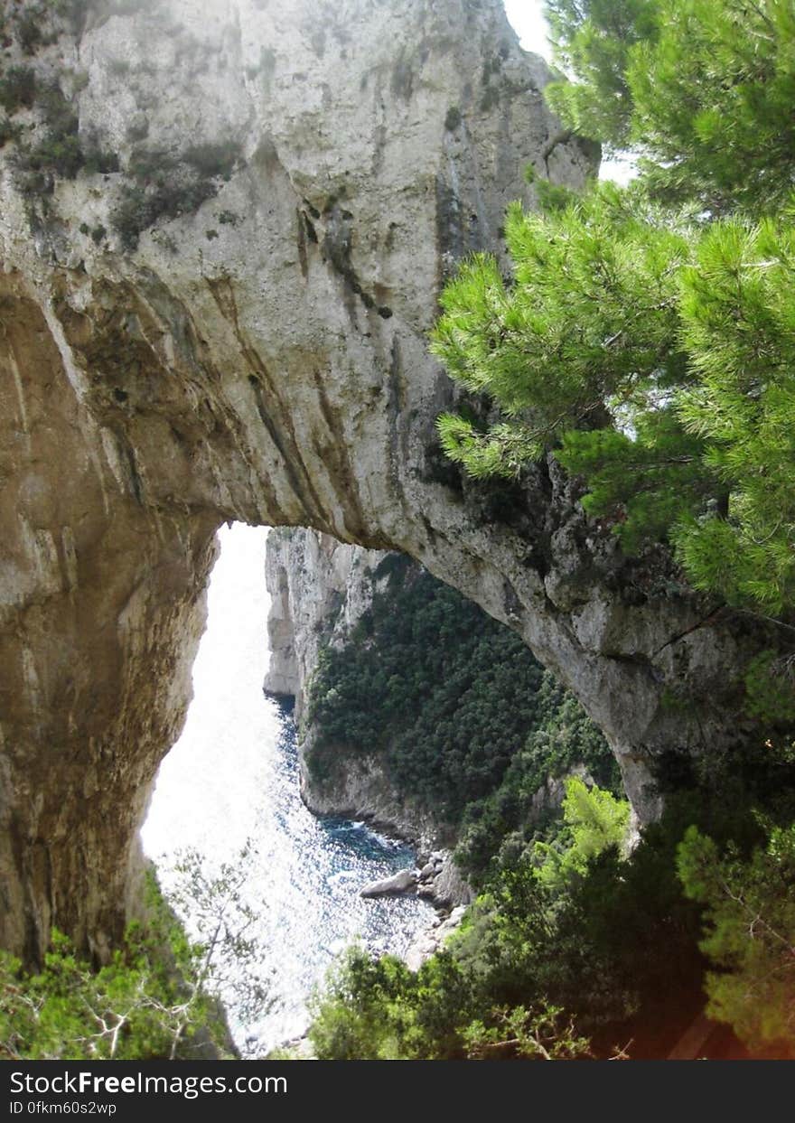 Natural stone arch