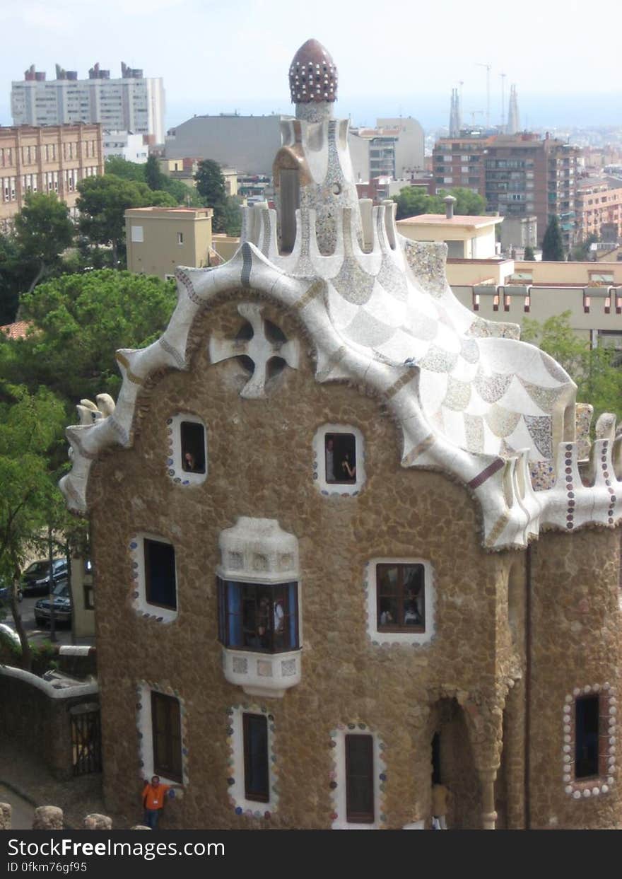 park-guell-pavilion