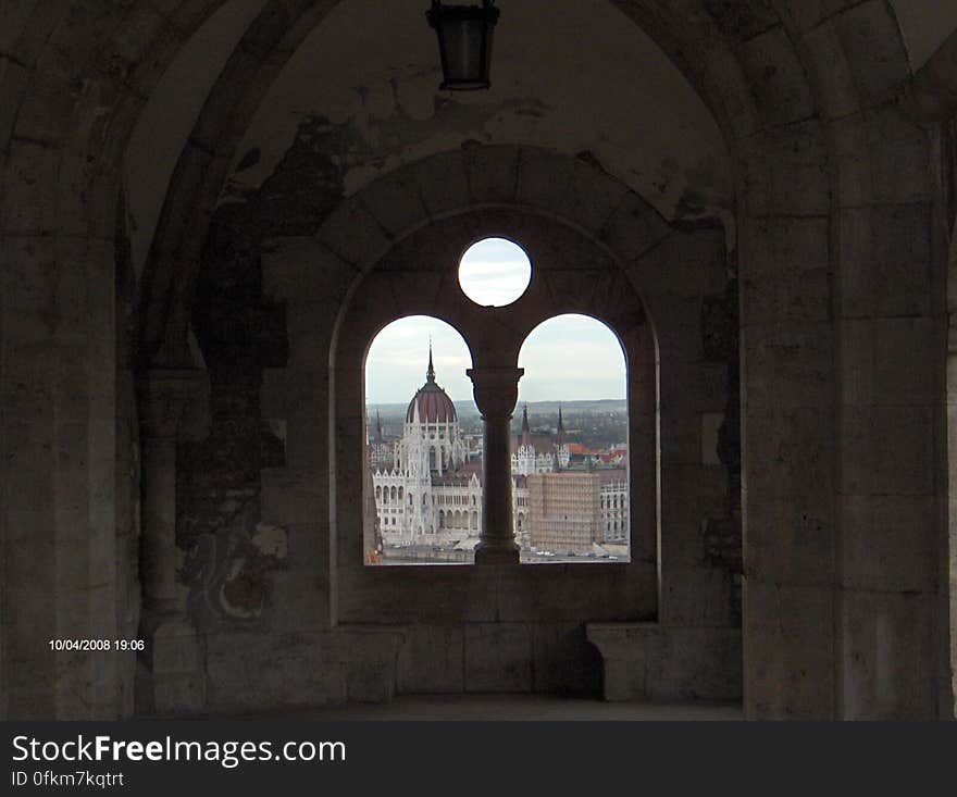 parliament-seen-through-arcade