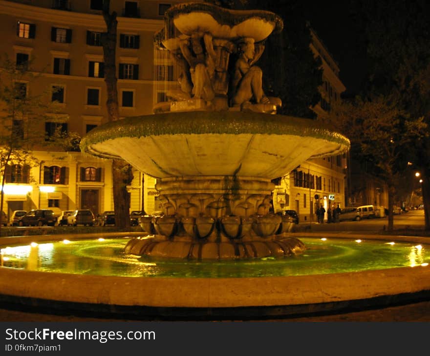 piazza-dei-quiriti-fountain-at-night