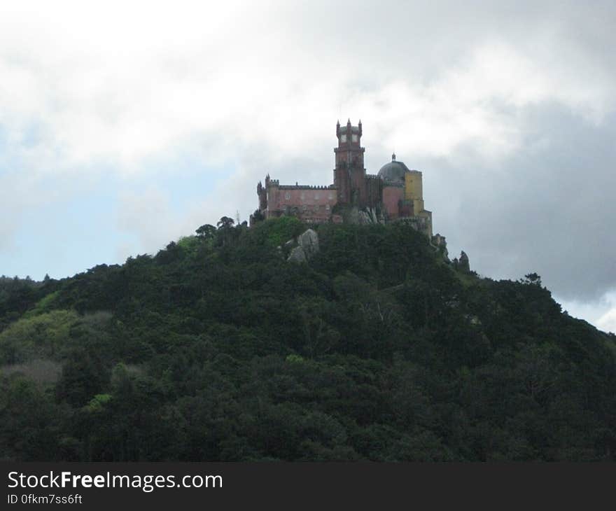 pena-palace-as-seen-from-moors-castle