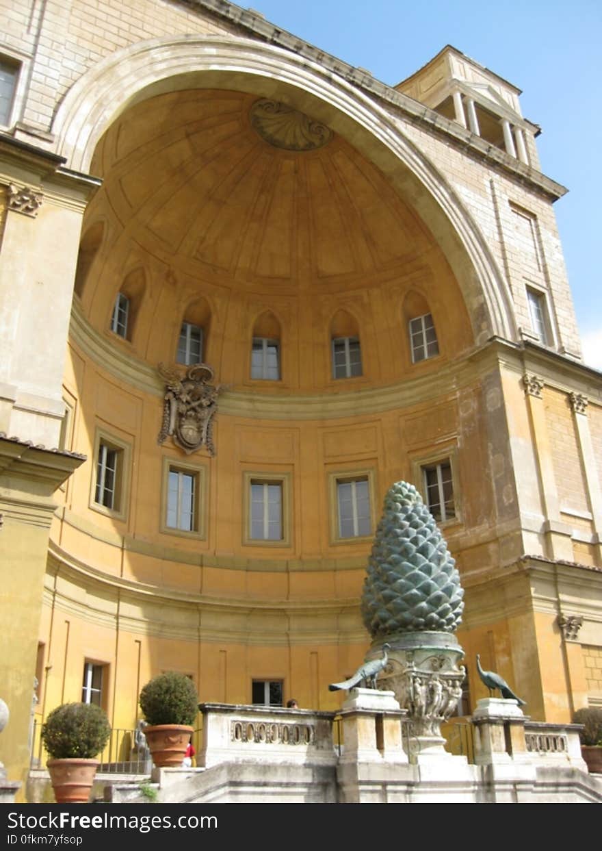 pine-cone-statue-in-vatican