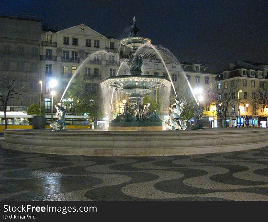 rossio-square-at-night