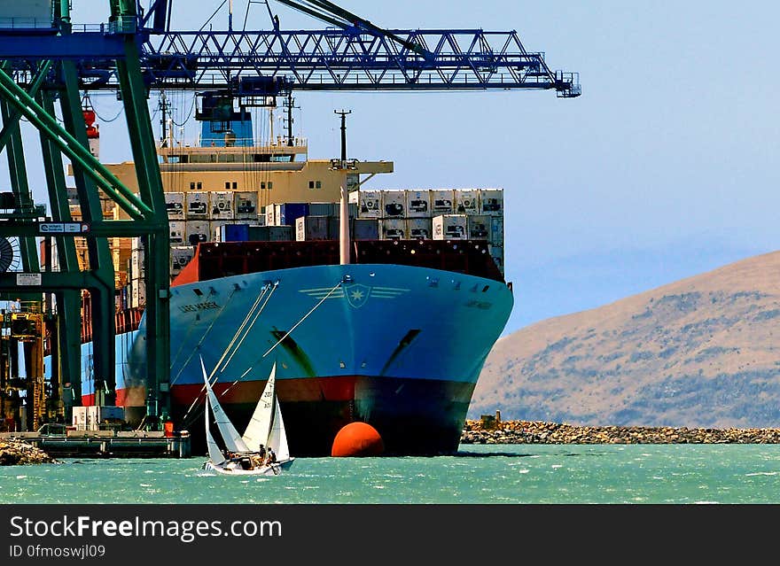 LARS MAERSK Container Ship Add to Fleet IMO: 9294379 MMSI: 220291000 Call Sign: OVSB2 Flag: Denmark &#x28;DK&#x29; AIS Type: Cargo Gross Tonnage: 50657 Deadweight: 63150 t Length Ã— Breadth: 266.84m Ã— 37.4m Year Built: 2004 Status: Active